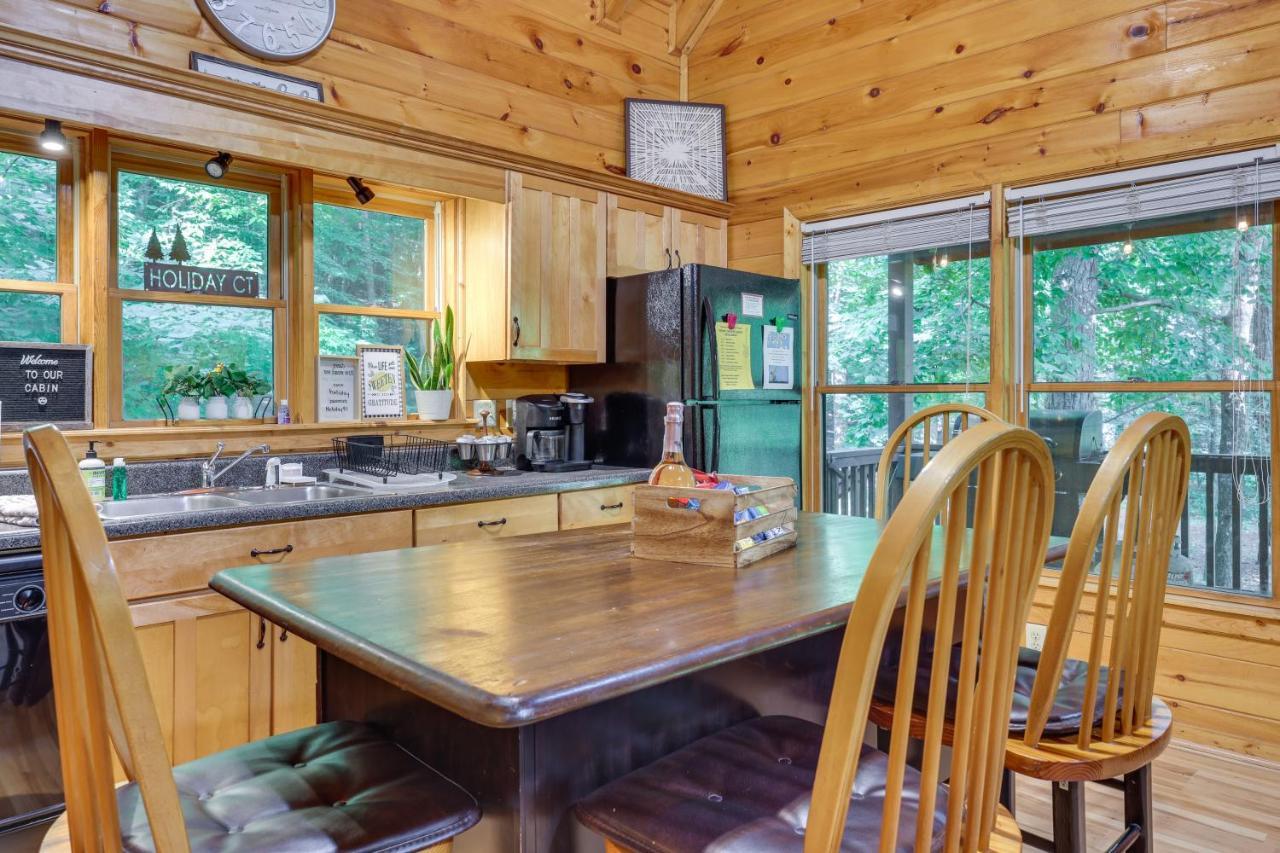 Riverfront Ellijay Cabin With Deck And Pool Access! מראה חיצוני תמונה