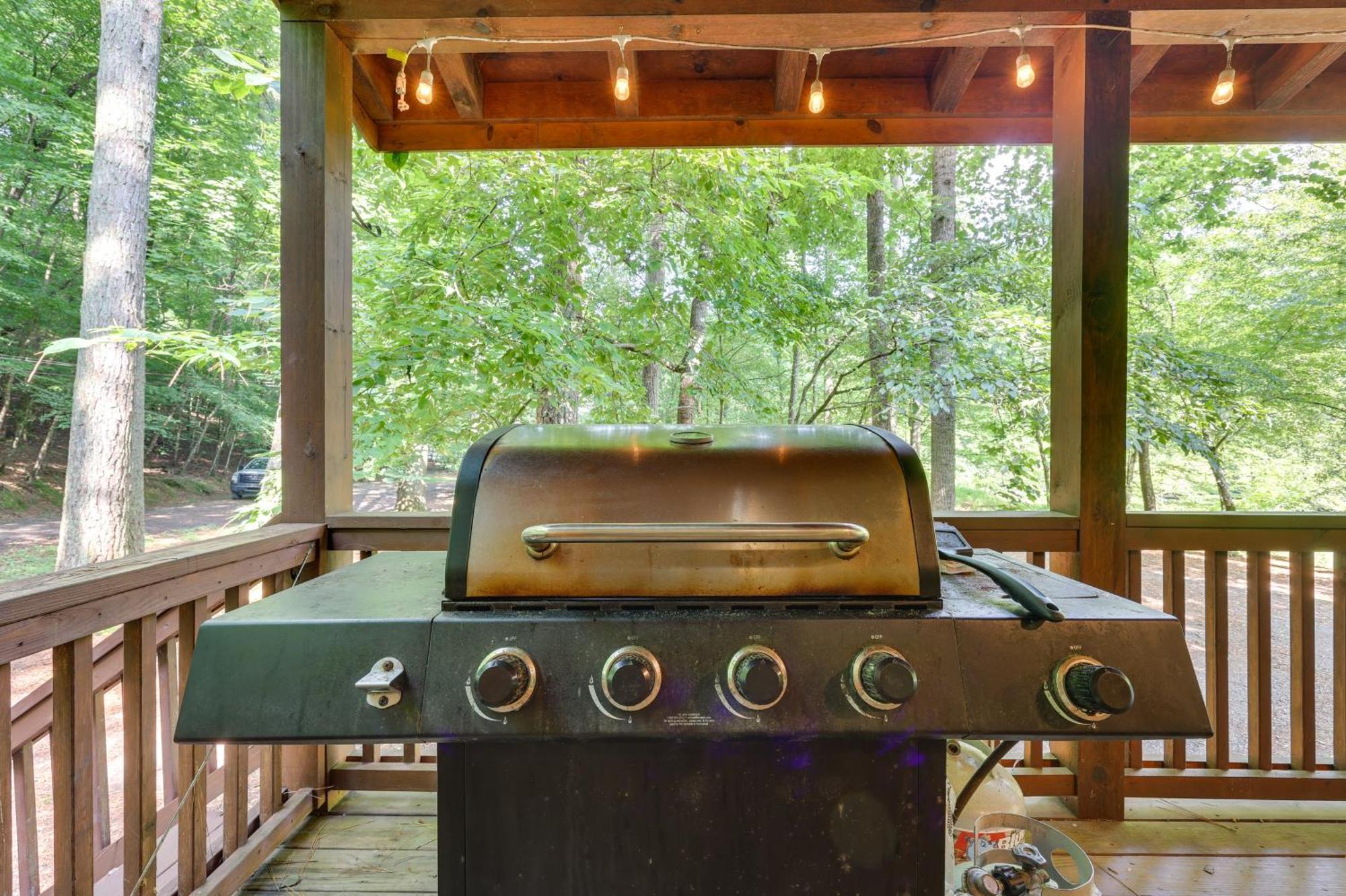 Riverfront Ellijay Cabin With Deck And Pool Access! מראה חיצוני תמונה