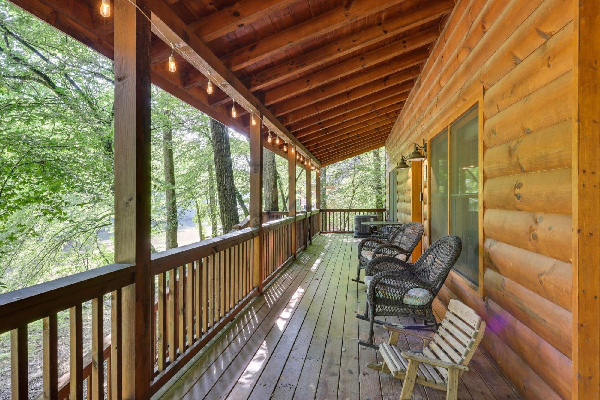 Riverfront Ellijay Cabin With Deck And Pool Access! מראה חיצוני תמונה