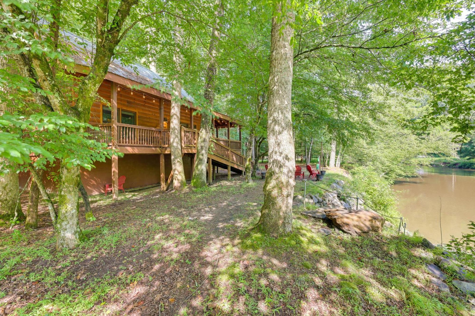 Riverfront Ellijay Cabin With Deck And Pool Access! מראה חיצוני תמונה