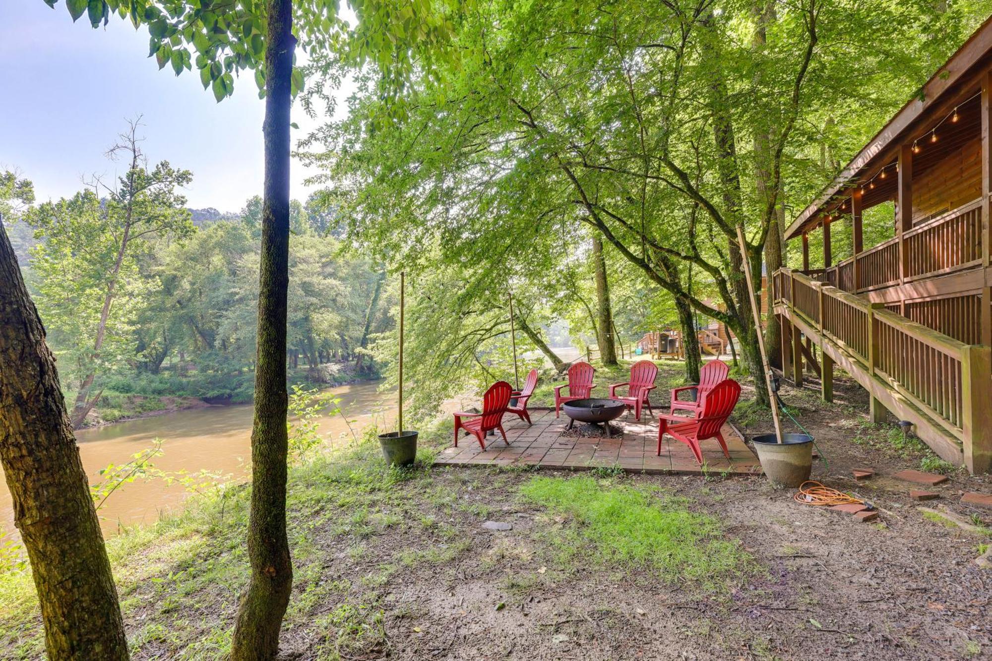 Riverfront Ellijay Cabin With Deck And Pool Access! מראה חיצוני תמונה